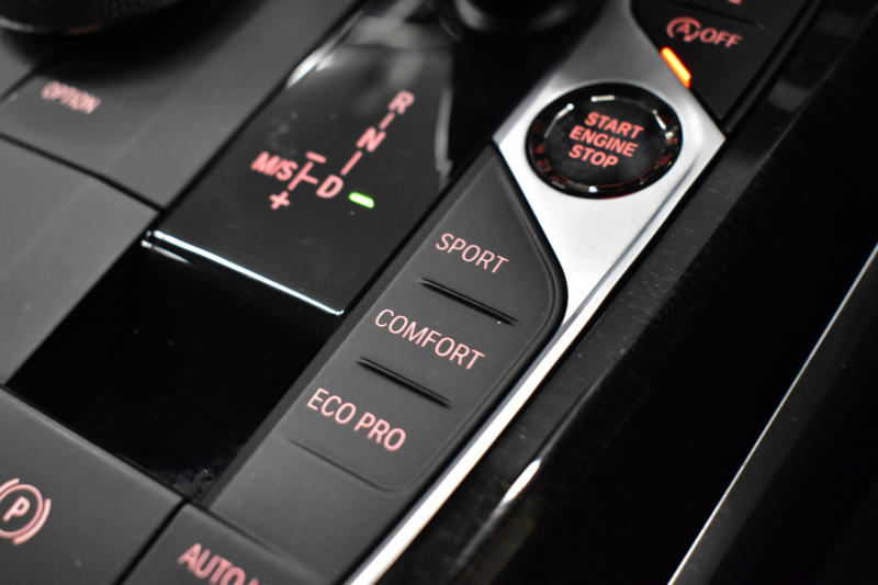 BMW 3シリーズ 330i Mｽﾎﾟｰﾂ G20型 高出力 ｲﾉﾍﾞｰｼｮﾝ&ﾊｲﾗｲﾝ&ｺﾝﾌｫｰﾄP 3Dﾃﾞｻﾞｲﾝﾏﾌﾗｰ&ﾀﾞｳﾝｻｽ ﾚｰｻﾞｰLEDﾗｲﾄ ﾋｰﾀｰ付黒革 HUD ACC 19AW Mｽﾎﾟｰﾂﾌﾞﾚｰｷ ﾊﾟｰｷﾝｸﾞｱｼｽﾄ+  3Dﾋﾞｭｰ全周囲ｶﾒﾗ ﾀｯﾁﾊﾟﾈﾙﾅﾋﾞ ｱｯﾌﾟﾙｶｰﾌﾟﾚｲ 側面衝突&車線変更警告  2年保証