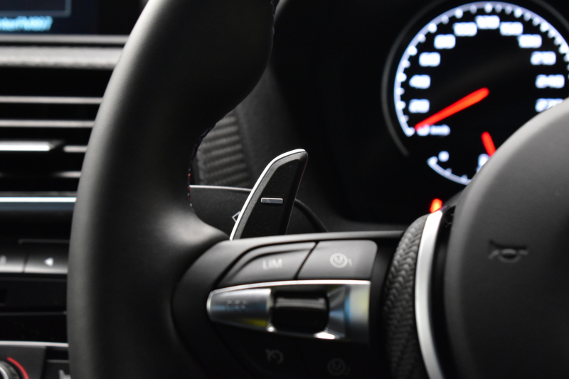 BMW Mシリーズ M2 ｺﾝﾍﾟﾃｨｼｮﾝ MDCT 7速DCT LCI後期 ｾﾚｸﾄ&MﾄﾞﾗｲﾊﾞｰｽﾞP ｻﾝR 最高速270㎞/h  ﾍｷｻｺﾞﾅﾙLEDﾍｯﾄﾞﾗｲﾄ&ﾃｰﾙ ﾋｰﾀｰ付黒革 harman/kardon ﾀｯﾁﾊﾟﾈﾙHDDﾅﾋﾞBｶﾒﾗ 19AW 車線逸脱&歩行者警告 衝突軽減ﾌﾞﾚｰｷ ｶｰﾎﾞﾝｲﾝﾃﾘｱ Mｼｰﾄﾍﾞﾙﾄ  2年保証