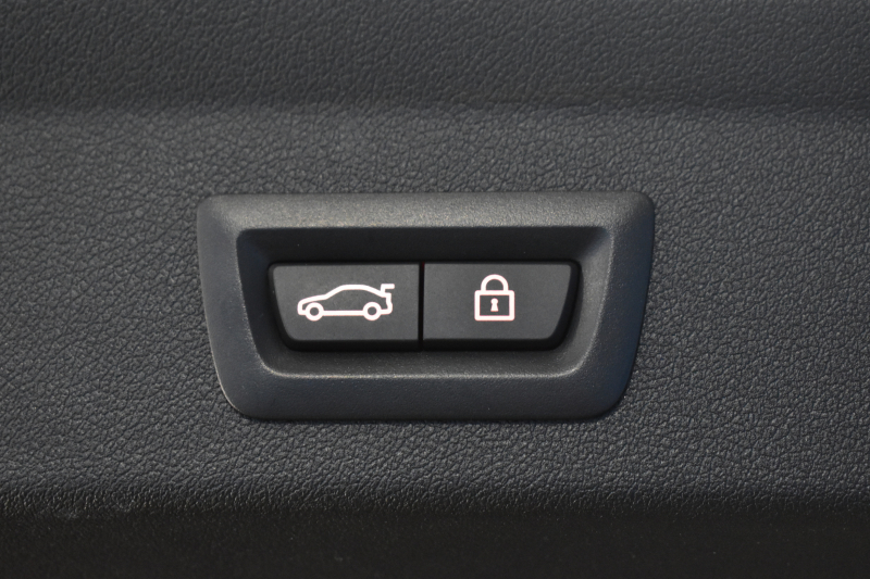 BMW 1シリーズ M135i xDrive 4WD ﾃﾞﾋﾞｭｰP ｺﾝﾌｫｰﾄ&ﾅﾋﾞｹﾞｰｼｮﾝP ﾋｰﾀｰ付ﾌﾞﾗｯｸﾚｻﾞｰMｽﾎﾟｰﾂｼｰﾄ 可変ｻｽﾍﾟﾝｼｮﾝ Mｼｰﾄﾍﾞﾙﾄ Mｽﾎﾟｰﾂﾌﾞﾚｰｷ ACC Pｱｼｽﾄ BMWﾗｲﾌﾞｺｯｸﾋﾟｯﾄ ﾀｯﾁﾊﾟﾈﾙﾅﾋﾞ ｱｯﾌﾟﾙｶｰﾌﾟﾚｲ ﾍｷｻｺﾞﾅﾙLEDﾍｯﾄﾞﾗｲﾄ  2年保証