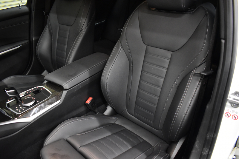 BMW 3シリーズ 330i Mｽﾎﾟｰﾂ G20型 高出力 ｲﾉﾍﾞｰｼｮﾝ&ﾊｲﾗｲﾝ&ｺﾝﾌｫｰﾄP ﾚｰｻﾞｰLEDﾗｲﾄ ﾋｰﾀｰ付黒革 HUD ACC 18AW Mｽﾎﾟｰﾂﾌﾞﾚｰｷ ﾊﾟｰｷﾝｸﾞｱｼｽﾄ+  3Dﾋﾞｭｰ全周囲ｶﾒﾗ ﾀｯﾁﾊﾟﾈﾙﾅﾋﾞ ｱｯﾌﾟﾙｶｰﾌﾟﾚｲ 側面衝突&車線変更警告  2年保証