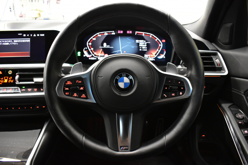 BMW 3シリーズ 330i Mｽﾎﾟｰﾂ G20型 高出力 ｲﾉﾍﾞｰｼｮﾝ&ﾊｲﾗｲﾝ&ｺﾝﾌｫｰﾄP ﾚｰｻﾞｰLEDﾗｲﾄ ﾋｰﾀｰ付黒革 HUD ACC 18AW Mｽﾎﾟｰﾂﾌﾞﾚｰｷ ﾊﾟｰｷﾝｸﾞｱｼｽﾄ+  3Dﾋﾞｭｰ全周囲ｶﾒﾗ ﾀｯﾁﾊﾟﾈﾙﾅﾋﾞ ｱｯﾌﾟﾙｶｰﾌﾟﾚｲ 側面衝突&車線変更警告  2年保証