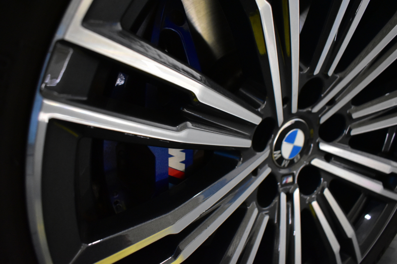 BMW 3シリーズ 330i Mｽﾎﾟｰﾂ G20型 高出力 ｲﾉﾍﾞｰｼｮﾝ&ﾊｲﾗｲﾝ&ｺﾝﾌｫｰﾄP ﾚｰｻﾞｰLEDﾗｲﾄ ﾋｰﾀｰ付黒革 HUD ACC 18AW Mｽﾎﾟｰﾂﾌﾞﾚｰｷ ﾊﾟｰｷﾝｸﾞｱｼｽﾄ+  3Dﾋﾞｭｰ全周囲ｶﾒﾗ ﾀｯﾁﾊﾟﾈﾙﾅﾋﾞ ｱｯﾌﾟﾙｶｰﾌﾟﾚｲ 側面衝突&車線変更警告  2年保証