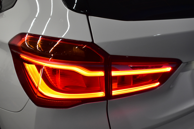 BMW X1 Xdrive20i Mｽﾎﾟｰﾂ 中期 4WD ｱﾄﾞﾊﾞﾝｽﾄﾞｱｸﾃｨﾌﾞｾｰﾌﾃｨ&ｺﾝﾌｫｰﾄP 追従ACC HUD ﾋｰﾀｰ付黒革 ｱﾙﾊﾟｲﾝ製後席用ﾓﾆﾀｰ ﾌﾙｾｸﾞTV  NEWﾃﾞｻﾞｲﾝﾒｰﾀｰ 電子ｼﾌﾄ ﾀｯﾁﾊﾟﾈﾙﾅﾋﾞBｶﾒﾗ Pｱｼｽﾄ LEDﾍｯﾄﾞﾗｲﾄ 衝突軽減 車線逸脱&歩行者警告 電動Rｹﾞｰﾄ 2年保証