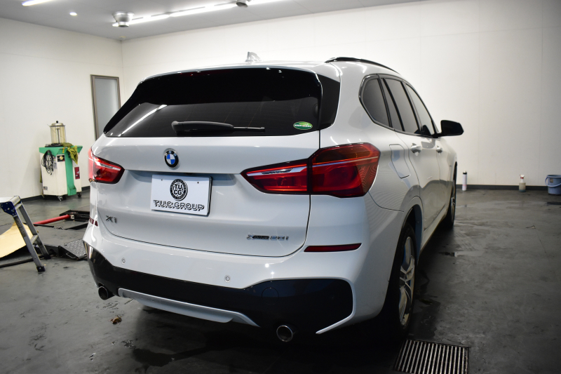 BMW X1 Xdrive20i Mｽﾎﾟｰﾂ 中期 4WD ｱﾄﾞﾊﾞﾝｽﾄﾞｱｸﾃｨﾌﾞｾｰﾌﾃｨ&ｺﾝﾌｫｰﾄP 追従ACC HUD ﾋｰﾀｰ付黒革 ｱﾙﾊﾟｲﾝ製後席用ﾓﾆﾀｰ ﾌﾙｾｸﾞTV  NEWﾃﾞｻﾞｲﾝﾒｰﾀｰ 電子ｼﾌﾄ ﾀｯﾁﾊﾟﾈﾙﾅﾋﾞBｶﾒﾗ Pｱｼｽﾄ LEDﾍｯﾄﾞﾗｲﾄ 衝突軽減 車線逸脱&歩行者警告 電動Rｹﾞｰﾄ 2年保証