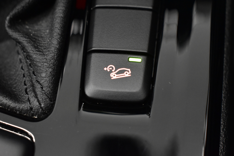 BMW X1 Xﾄﾞﾗｲﾌﾞ18d Mｽﾎﾟｰﾂ 中期ﾓﾃﾞﾙ 4WD ﾋｰﾀｰ付黒革 ｱﾄﾞﾊﾞﾝｽﾄﾞｱｸﾃｨﾌﾞｾｰﾌﾃｨ&ｺﾝﾌｫｰﾄP 追従ACC HUD ｵﾌﾟｼｮﾝ19AW NEWﾃﾞｻﾞｲﾝﾒｰﾀｰ LEDﾍｯﾄﾞﾗｲﾄ ﾀｯﾁﾊﾟﾈﾙHDDﾅﾋﾞBｶﾒﾗ 前後PDC  衝突軽減B 車線逸脱&歩行者警告 電動Rｹﾞｰﾄ ｽﾏｰﾄｷｰ 2年保証