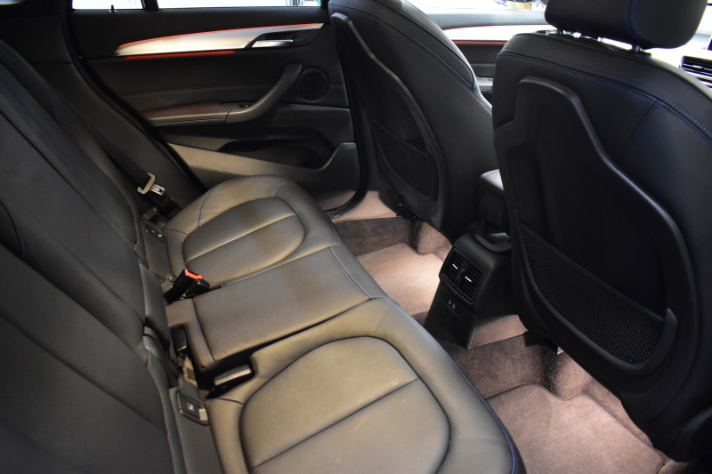 BMW X1 Xﾄﾞﾗｲﾌﾞ18d Mｽﾎﾟｰﾂ 中期ﾓﾃﾞﾙ 4WD ﾋｰﾀｰ付黒革 ｱﾄﾞﾊﾞﾝｽﾄﾞｱｸﾃｨﾌﾞｾｰﾌﾃｨ&ｺﾝﾌｫｰﾄP 追従ACC HUD ｵﾌﾟｼｮﾝ19AW NEWﾃﾞｻﾞｲﾝﾒｰﾀｰ LEDﾍｯﾄﾞﾗｲﾄ ﾀｯﾁﾊﾟﾈﾙHDDﾅﾋﾞBｶﾒﾗ 前後PDC  衝突軽減B 車線逸脱&歩行者警告 電動Rｹﾞｰﾄ ｽﾏｰﾄｷｰ 2年保証