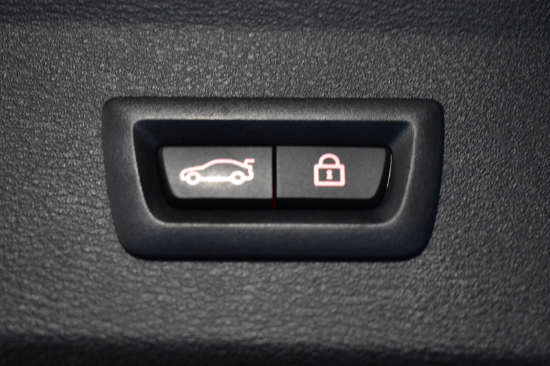 BMW X1 Xﾄﾞﾗｲﾌﾞ18d Mｽﾎﾟｰﾂ 中期ﾓﾃﾞﾙ 4WD ﾋｰﾀｰ付黒革 ｱﾄﾞﾊﾞﾝｽﾄﾞｱｸﾃｨﾌﾞｾｰﾌﾃｨ&ｺﾝﾌｫｰﾄP 追従ACC HUD ｵﾌﾟｼｮﾝ19AW NEWﾃﾞｻﾞｲﾝﾒｰﾀｰ LEDﾍｯﾄﾞﾗｲﾄ ﾀｯﾁﾊﾟﾈﾙHDDﾅﾋﾞBｶﾒﾗ 前後PDC  衝突軽減B 車線逸脱&歩行者警告 電動Rｹﾞｰﾄ ｽﾏｰﾄｷｰ 2年保証