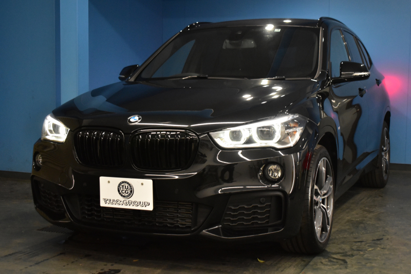 BMW X1 Xﾄﾞﾗｲﾌﾞ18d Mｽﾎﾟｰﾂ 中期ﾓﾃﾞﾙ 4WD ﾋｰﾀｰ付黒革 ｱﾄﾞﾊﾞﾝｽﾄﾞｱｸﾃｨﾌﾞｾｰﾌﾃｨ&ｺﾝﾌｫｰﾄP 追従ACC HUD ｵﾌﾟｼｮﾝ19AW NEWﾃﾞｻﾞｲﾝﾒｰﾀｰ LEDﾍｯﾄﾞﾗｲﾄ ﾀｯﾁﾊﾟﾈﾙHDDﾅﾋﾞBｶﾒﾗ 前後PDC  衝突軽減B 車線逸脱&歩行者警告 電動Rｹﾞｰﾄ ｽﾏｰﾄｷｰ 2年保証