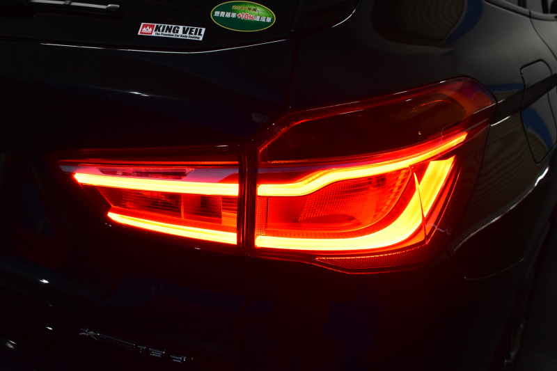 BMW X1 Xﾄﾞﾗｲﾌﾞ18d Mｽﾎﾟｰﾂ 中期ﾓﾃﾞﾙ 4WD ﾋｰﾀｰ付黒革 ｱﾄﾞﾊﾞﾝｽﾄﾞｱｸﾃｨﾌﾞｾｰﾌﾃｨ&ｺﾝﾌｫｰﾄP 追従ACC HUD ｵﾌﾟｼｮﾝ19AW NEWﾃﾞｻﾞｲﾝﾒｰﾀｰ LEDﾍｯﾄﾞﾗｲﾄ ﾀｯﾁﾊﾟﾈﾙHDDﾅﾋﾞBｶﾒﾗ 前後PDC  衝突軽減B 車線逸脱&歩行者警告 電動Rｹﾞｰﾄ ｽﾏｰﾄｷｰ 2年保証