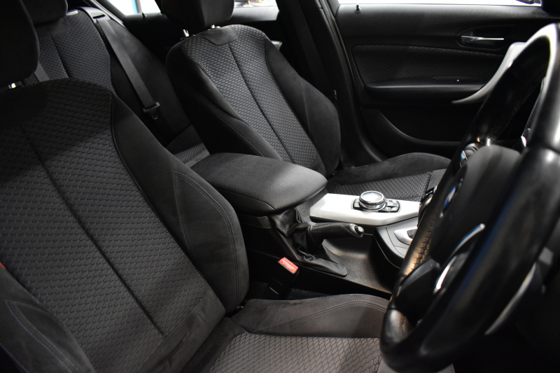 BMW 1シリーズ M135i 直6ﾀｰﾎﾞ320馬力 ｱﾀﾞﾌﾟﾃｨﾌﾞMｻｽ 大型ﾌﾞﾚｰｷｼｽﾃﾑ ｱﾙｶﾝﾀｰﾗ電動ｽﾎﾟｰﾂｼｰﾄ ﾀｯﾁﾊﾟｯﾄﾞ付iﾄﾞﾗｲﾌﾞHDDﾅﾋﾞ Bｶﾒﾗ ﾘｱPDC ﾊﾟﾄﾞﾙｼﾌﾄ 専用18AW ｽﾏｰﾄｷｰ DSRC 2年保証