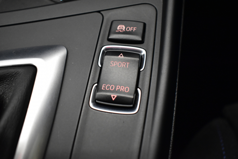 BMW 1シリーズ M135i 直6ﾀｰﾎﾞ320馬力 ｱﾀﾞﾌﾟﾃｨﾌﾞMｻｽ 大型ﾌﾞﾚｰｷｼｽﾃﾑ ｱﾙｶﾝﾀｰﾗ電動ｽﾎﾟｰﾂｼｰﾄ ﾀｯﾁﾊﾟｯﾄﾞ付iﾄﾞﾗｲﾌﾞHDDﾅﾋﾞ Bｶﾒﾗ ﾘｱPDC ﾊﾟﾄﾞﾙｼﾌﾄ 専用18AW ｽﾏｰﾄｷｰ DSRC 2年保証