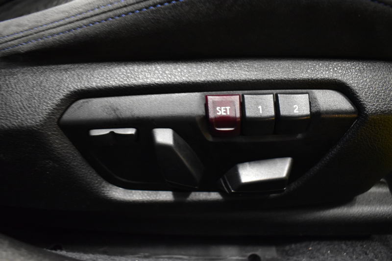 BMW 1シリーズ M135i 直6ﾀｰﾎﾞ320馬力 ｱﾀﾞﾌﾟﾃｨﾌﾞMｻｽ 大型ﾌﾞﾚｰｷｼｽﾃﾑ ｱﾙｶﾝﾀｰﾗ電動ｽﾎﾟｰﾂｼｰﾄ ﾀｯﾁﾊﾟｯﾄﾞ付iﾄﾞﾗｲﾌﾞHDDﾅﾋﾞ Bｶﾒﾗ ﾘｱPDC ﾊﾟﾄﾞﾙｼﾌﾄ 専用18AW ｽﾏｰﾄｷｰ DSRC 2年保証