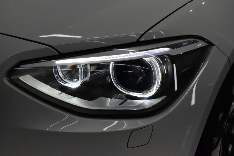 BMW 1シリーズ M135i 直6ﾀｰﾎﾞ320馬力 ｱﾀﾞﾌﾟﾃｨﾌﾞMｻｽ 大型ﾌﾞﾚｰｷｼｽﾃﾑ ｱﾙｶﾝﾀｰﾗ電動ｽﾎﾟｰﾂｼｰﾄ ﾀｯﾁﾊﾟｯﾄﾞ付iﾄﾞﾗｲﾌﾞHDDﾅﾋﾞ Bｶﾒﾗ ﾘｱPDC ﾊﾟﾄﾞﾙｼﾌﾄ 専用18AW ｽﾏｰﾄｷｰ DSRC 2年保証