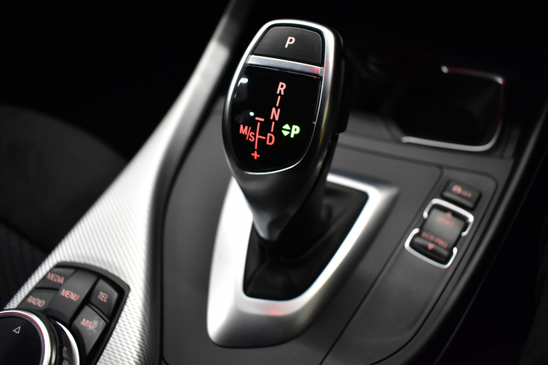 BMW 1シリーズ M135i 直6ﾀｰﾎﾞ320馬力 ｱﾀﾞﾌﾟﾃｨﾌﾞMｻｽ 大型ﾌﾞﾚｰｷｼｽﾃﾑ ｱﾙｶﾝﾀｰﾗ電動ｽﾎﾟｰﾂｼｰﾄ ﾀｯﾁﾊﾟｯﾄﾞ付iﾄﾞﾗｲﾌﾞHDDﾅﾋﾞ Bｶﾒﾗ ﾘｱPDC ﾊﾟﾄﾞﾙｼﾌﾄ 専用18AW ｽﾏｰﾄｷｰ DSRC 2年保証