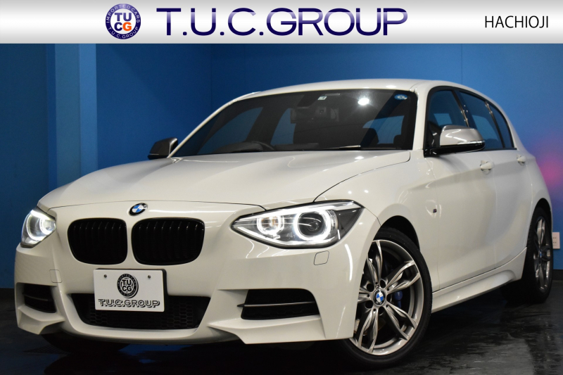 BMW 1シリーズ M135i 直6ﾀｰﾎﾞ320馬力 ｱﾀﾞﾌﾟﾃｨﾌﾞMｻｽ 大型ﾌﾞﾚｰｷｼｽﾃﾑ ｱﾙｶﾝﾀｰﾗ電動ｽﾎﾟｰﾂｼｰﾄ ﾀｯﾁﾊﾟｯﾄﾞ付iﾄﾞﾗｲﾌﾞHDDﾅﾋﾞ Bｶﾒﾗ ﾘｱPDC ﾊﾟﾄﾞﾙｼﾌﾄ 専用18AW ｽﾏｰﾄｷｰ DSRC 2年保証