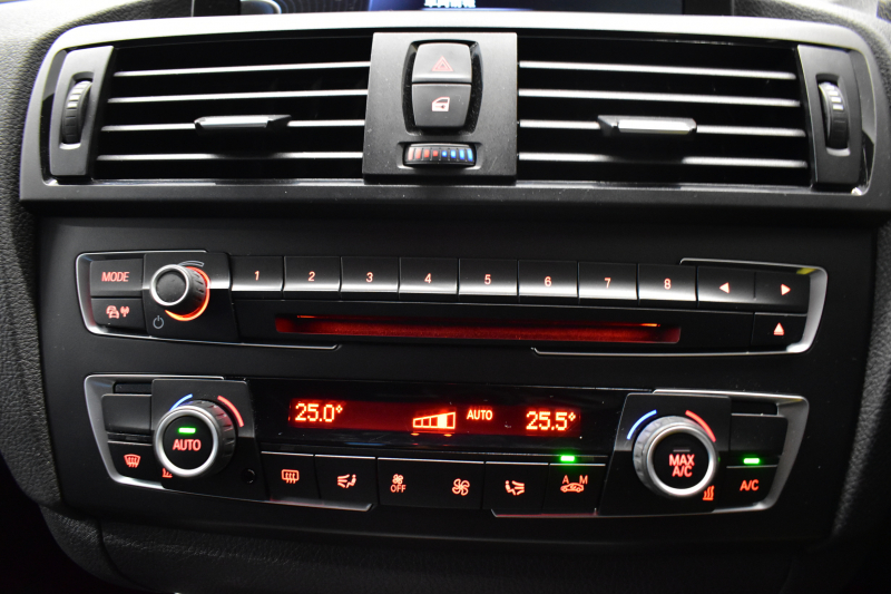 BMW 1シリーズ M135i 直6ﾀｰﾎﾞ320馬力 ｱﾀﾞﾌﾟﾃｨﾌﾞMｻｽ 大型ﾌﾞﾚｰｷｼｽﾃﾑ ｱﾙｶﾝﾀｰﾗ電動ｽﾎﾟｰﾂｼｰﾄ ﾀｯﾁﾊﾟｯﾄﾞ付iﾄﾞﾗｲﾌﾞHDDﾅﾋﾞ Bｶﾒﾗ ﾘｱPDC ﾊﾟﾄﾞﾙｼﾌﾄ 専用18AW ｽﾏｰﾄｷｰ DSRC 2年保証