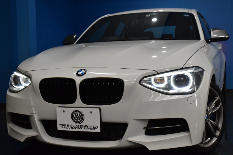 BMW 1シリーズ M135i 直6ﾀｰﾎﾞ320馬力 ｱﾀﾞﾌﾟﾃｨﾌﾞMｻｽ 大型ﾌﾞﾚｰｷｼｽﾃﾑ ｱﾙｶﾝﾀｰﾗ電動ｽﾎﾟｰﾂｼｰﾄ ﾀｯﾁﾊﾟｯﾄﾞ付iﾄﾞﾗｲﾌﾞHDDﾅﾋﾞ Bｶﾒﾗ ﾘｱPDC ﾊﾟﾄﾞﾙｼﾌﾄ 専用18AW ｽﾏｰﾄｷｰ DSRC 2年保証