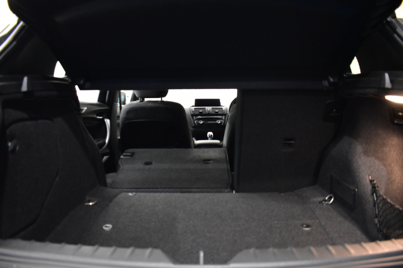 BMW 1シリーズ M135i 直6ﾀｰﾎﾞ320馬力 ｱﾀﾞﾌﾟﾃｨﾌﾞMｻｽ 大型ﾌﾞﾚｰｷｼｽﾃﾑ ｱﾙｶﾝﾀｰﾗ電動ｽﾎﾟｰﾂｼｰﾄ ﾀｯﾁﾊﾟｯﾄﾞ付iﾄﾞﾗｲﾌﾞHDDﾅﾋﾞ Bｶﾒﾗ ﾘｱPDC ﾊﾟﾄﾞﾙｼﾌﾄ 専用18AW ｽﾏｰﾄｷｰ DSRC 2年保証