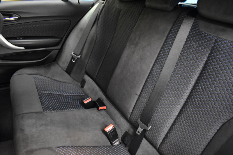 BMW 1シリーズ M135i 直6ﾀｰﾎﾞ320馬力 ｱﾀﾞﾌﾟﾃｨﾌﾞMｻｽ 大型ﾌﾞﾚｰｷｼｽﾃﾑ ｱﾙｶﾝﾀｰﾗ電動ｽﾎﾟｰﾂｼｰﾄ ﾀｯﾁﾊﾟｯﾄﾞ付iﾄﾞﾗｲﾌﾞHDDﾅﾋﾞ Bｶﾒﾗ ﾘｱPDC ﾊﾟﾄﾞﾙｼﾌﾄ 専用18AW ｽﾏｰﾄｷｰ DSRC 2年保証