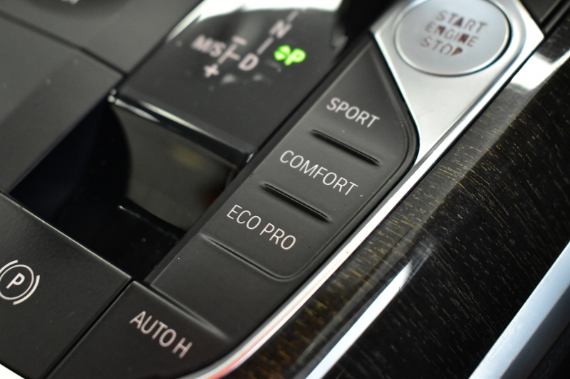 BMW 3シリーズ 320i Mｽﾎﾟｰﾂ 1ｵｰﾅｰ ﾊｲﾗｲﾝ&ｺﾝﾌｫｰﾄP ﾋｰﾀｰ付ｺﾆｬｯｸﾚｻﾞｰ HUD ﾌﾙｾｸﾞTV ﾀｯﾁﾊﾟﾈﾙﾅﾋﾞBｶﾒﾗPｱｼｽﾄ ｱｯﾌﾟﾙｶｰﾌﾟﾚｲ  追従ACC LEDﾍｯﾄﾞﾗｲﾄ 電動ﾄﾗﾝｸ 側面衝突&車線変更&逸脱&歩行者警告 液晶ﾒｰﾀｰ 後退ｱｼｽﾄ ｱｸﾃｨﾌﾞPDC緊急ﾌﾞﾚｰｷ  2年保証