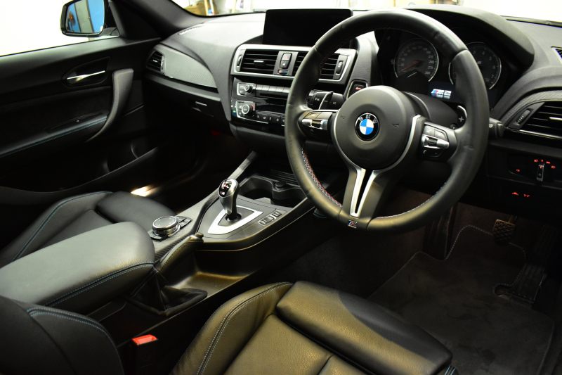 BMW Mシリーズ M2 MDCT 7速DCT ｻﾝﾙｰﾌ ﾋｰﾀｰ付黒革 LEDﾘﾝｸﾞｷｾﾉﾝﾍｯﾄﾞﾗｲﾄ ﾀｯﾁﾊﾟｯﾄﾞHDDﾅﾋﾞ 19AW  車線逸脱&歩行者警告 衝突軽減ﾌﾞﾚｰｷ ｶｰﾎﾞﾝｲﾝﾃﾘｱ Bｶﾒﾗ iｽﾄｯﾌﾟ ｽﾏｰﾄｷｰ 2年保証