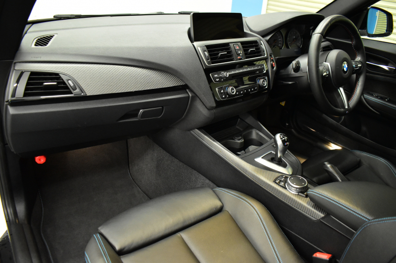 BMW Mシリーズ M2 MDCT 7速DCT ｻﾝﾙｰﾌ ﾋｰﾀｰ付黒革 LEDﾘﾝｸﾞｷｾﾉﾝﾍｯﾄﾞﾗｲﾄ ﾀｯﾁﾊﾟｯﾄﾞHDDﾅﾋﾞ 19AW  車線逸脱&歩行者警告 衝突軽減ﾌﾞﾚｰｷ ｶｰﾎﾞﾝｲﾝﾃﾘｱ Bｶﾒﾗ iｽﾄｯﾌﾟ ｽﾏｰﾄｷｰ 2年保証