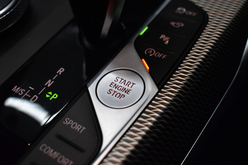 BMW 3シリーズ 320d Xﾄﾞﾗｲﾌﾞ Mｽﾎﾟｰﾂ G20型 4WD ｺﾝﾌｫｰﾄP Pｱｼｽﾄﾌﾟﾗｽ 3Dﾋﾞｭｰ全周囲ｶﾒﾗ ﾋｰﾀｰ付ｱﾙｶﾝﾀｰﾗ電動ｽﾎﾟｰﾂｼｰﾄ ﾀｯﾁﾊﾟﾈﾙﾅﾋﾞBｶﾒﾗ ｱｯﾌﾟﾙｶｰﾌﾟﾚｲ  追従ACC LEDﾍｯﾄﾞﾗｲﾄ 電動ﾄﾗﾝｸ 側面衝突&車線変更&逸脱&歩行者警告 液晶ﾒｰﾀｰ 後退ｱｼｽﾄ 2年保証