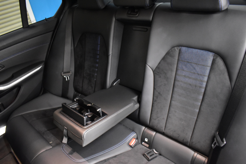 BMW 3シリーズ 320d Xﾄﾞﾗｲﾌﾞ Mｽﾎﾟｰﾂ G20型 4WD ｺﾝﾌｫｰﾄP Pｱｼｽﾄﾌﾟﾗｽ 3Dﾋﾞｭｰ全周囲ｶﾒﾗ ﾋｰﾀｰ付ｱﾙｶﾝﾀｰﾗ電動ｽﾎﾟｰﾂｼｰﾄ ﾀｯﾁﾊﾟﾈﾙﾅﾋﾞBｶﾒﾗ ｱｯﾌﾟﾙｶｰﾌﾟﾚｲ  追従ACC LEDﾍｯﾄﾞﾗｲﾄ 電動ﾄﾗﾝｸ 側面衝突&車線変更&逸脱&歩行者警告 液晶ﾒｰﾀｰ 後退ｱｼｽﾄ 2年保証