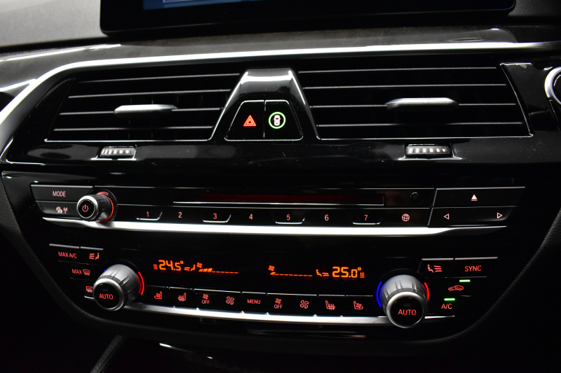 BMW 5シリーズ 530i Mｽﾎﾟｰﾂ G30型 高出力ﾓﾃﾞﾙ ｺﾝﾌｫｰﾄ&ﾊｲﾗｲﾝP Fﾏｯｻｰｼﾞ&ﾍﾞﾝﾁﾚｰｼｮﾝ 全席ﾋｰﾀｰ黒革 LEDﾍｯﾄﾞﾗｲﾄ 追従ACC HUD ﾊｰﾏﾝｶｰﾄﾞﾝ 液晶ﾒｰﾀｰ ｼﾞｪｽﾁｬｰｺﾝﾄﾛｰﾙ付ﾀｯﾁﾊﾟﾈﾙ対応iﾄﾞﾗｲﾌﾞHDDﾅﾋﾞﾌﾙｾｸﾞ 3Dﾋﾞｭｰ Bｶﾒﾗ 電動ﾄﾗﾝｸ 2年保証