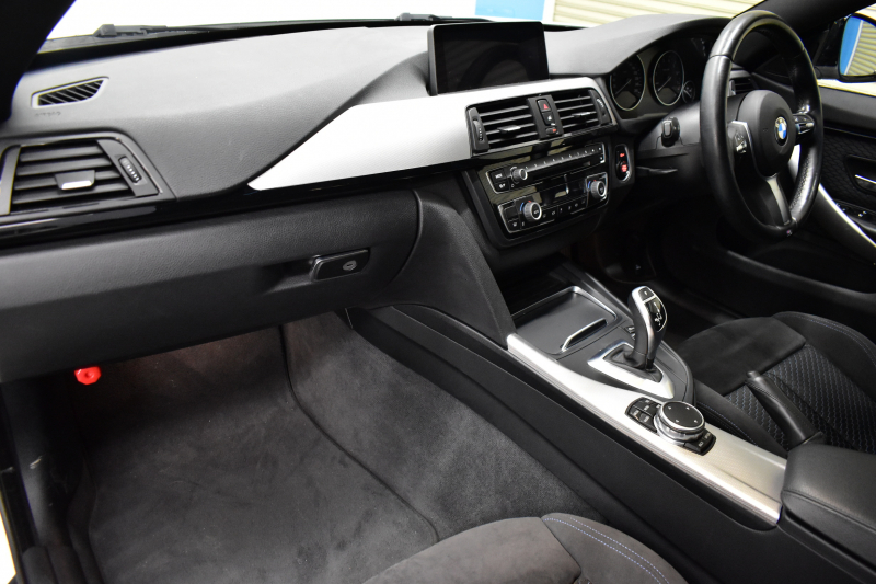 BMW 4シリーズ 420iｸﾞﾗﾝｸｰﾍﾟ Mｽﾎﾟｰﾂ ｻﾝﾙｰﾌ 追従ACC LEDﾍｯﾄﾞﾗｲﾄ 19AW 車線逸脱&歩行者警告 衝突軽減ﾌﾞﾚｰｷ  ﾀｯﾁﾊﾟｯﾄﾞiﾄﾞﾗｲﾌﾞHDDﾅﾋﾞ Bｶﾒﾗ ﾘｱPDC ﾊﾟﾄﾞﾙｼﾌﾄ 電動ﾘｱｹﾞｰﾄ ｺﾝﾌｫA ｽﾏｰﾄｷｰ 2年保証