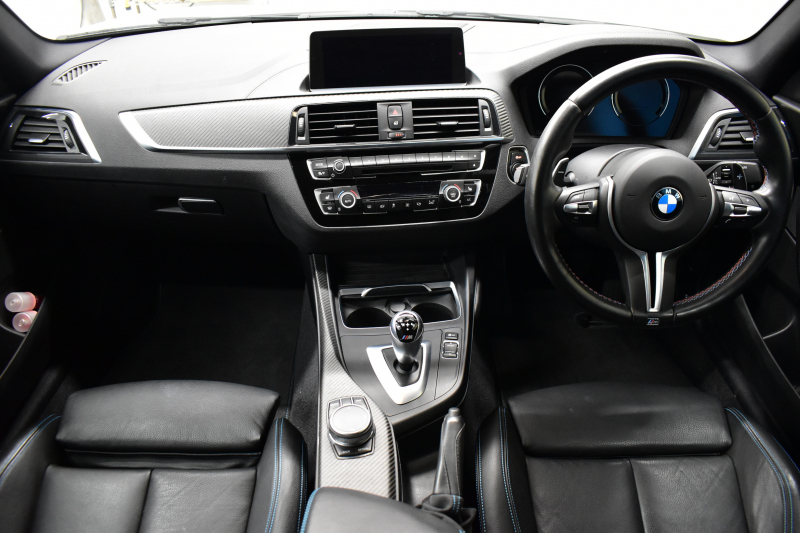 BMW Mシリーズ M2 MDCT 7速DCT LCI後期 ﾋｰﾀｰ付黒革 ｱﾀﾞﾌﾟﾃｨﾌﾞﾍｷｻｺﾞﾅﾙLEDﾍｯﾄﾞﾗｲﾄ&ﾃｰﾙ ﾀｯﾁﾊﾟﾈﾙHDDﾅﾋﾞ Bｶﾒﾗ ﾘｱPDC 19AW 車線逸脱&歩行者警告 衝突軽減ﾌﾞﾚｰｷ ｶｰﾎﾞﾝｲﾝﾃﾘｱ iｽﾄｯﾌﾟ ｽﾏｰﾄｷｰ 2年保証