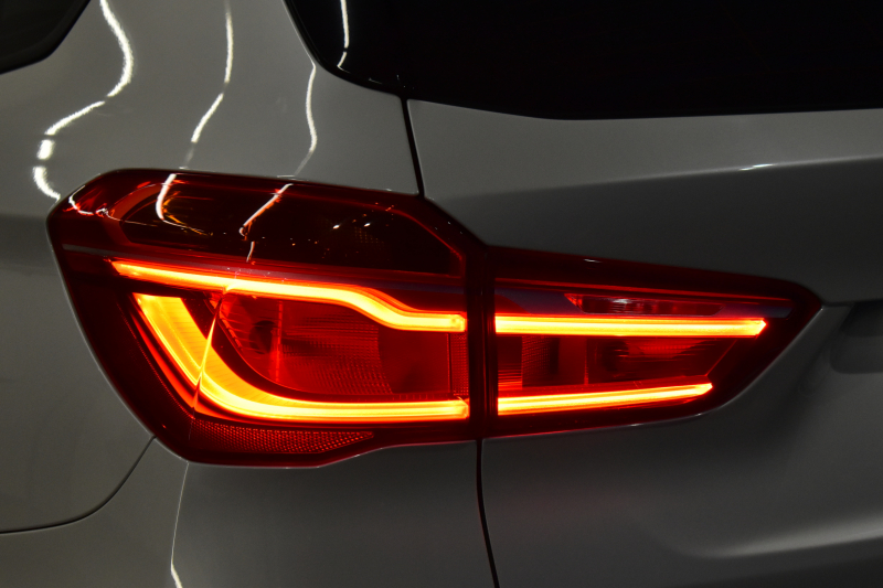 BMW X1 Xdrive18d Xﾗｲﾝ 中期 4WD ﾊｲﾗｲﾝ&ｺﾝﾌｫｰﾄP ｱﾄﾞﾊﾞﾝｽﾄﾞｱｸﾃｨﾌﾞｾｰﾌﾃｨP 追従ACC HUD ﾋｰﾀｰ付電動ﾓｶﾚｻﾞｰ LEDﾍｯﾄﾞﾗｲﾄ 衝突軽減ﾌﾞﾚｰｷ 車線逸脱&歩行者警告 ﾀｯﾁﾊﾟﾈﾙiﾄﾞﾗｲﾌﾞﾅﾋﾞBｶﾒﾗ ﾌﾙｾｸﾞTV Pｱｼｽﾄ 前後PDC 電動ﾄﾗﾝｸ  ｽﾏｰﾄｷｰ 2年保証