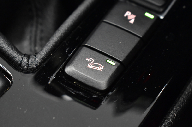 BMW X1 Xdrive18d Xﾗｲﾝ 中期 4WD ﾊｲﾗｲﾝ&ｺﾝﾌｫｰﾄP ｱﾄﾞﾊﾞﾝｽﾄﾞｱｸﾃｨﾌﾞｾｰﾌﾃｨP 追従ACC HUD ﾋｰﾀｰ付電動ﾓｶﾚｻﾞｰ LEDﾍｯﾄﾞﾗｲﾄ 衝突軽減ﾌﾞﾚｰｷ 車線逸脱&歩行者警告 ﾀｯﾁﾊﾟﾈﾙiﾄﾞﾗｲﾌﾞﾅﾋﾞBｶﾒﾗ ﾌﾙｾｸﾞTV Pｱｼｽﾄ 前後PDC 電動ﾄﾗﾝｸ  ｽﾏｰﾄｷｰ 2年保証