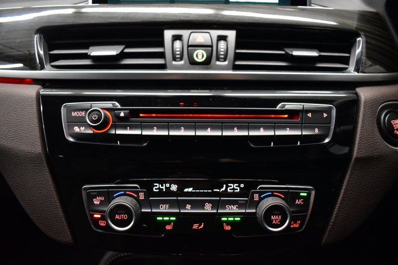 BMW X1 Xdrive18d Xﾗｲﾝ 中期 4WD ﾊｲﾗｲﾝ&ｺﾝﾌｫｰﾄP ｱﾄﾞﾊﾞﾝｽﾄﾞｱｸﾃｨﾌﾞｾｰﾌﾃｨP 追従ACC HUD ﾋｰﾀｰ付電動ﾓｶﾚｻﾞｰ LEDﾍｯﾄﾞﾗｲﾄ 衝突軽減ﾌﾞﾚｰｷ 車線逸脱&歩行者警告 ﾀｯﾁﾊﾟﾈﾙiﾄﾞﾗｲﾌﾞﾅﾋﾞBｶﾒﾗ ﾌﾙｾｸﾞTV Pｱｼｽﾄ 前後PDC 電動ﾄﾗﾝｸ  ｽﾏｰﾄｷｰ 2年保証