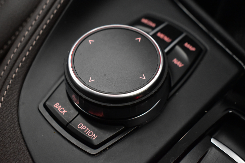 BMW X1 Xdrive18d Xﾗｲﾝ 中期 4WD ﾊｲﾗｲﾝ&ｺﾝﾌｫｰﾄP ｱﾄﾞﾊﾞﾝｽﾄﾞｱｸﾃｨﾌﾞｾｰﾌﾃｨP 追従ACC HUD ﾋｰﾀｰ付電動ﾓｶﾚｻﾞｰ LEDﾍｯﾄﾞﾗｲﾄ 衝突軽減ﾌﾞﾚｰｷ 車線逸脱&歩行者警告 ﾀｯﾁﾊﾟﾈﾙiﾄﾞﾗｲﾌﾞﾅﾋﾞBｶﾒﾗ ﾌﾙｾｸﾞTV Pｱｼｽﾄ 前後PDC 電動ﾄﾗﾝｸ  ｽﾏｰﾄｷｰ 2年保証