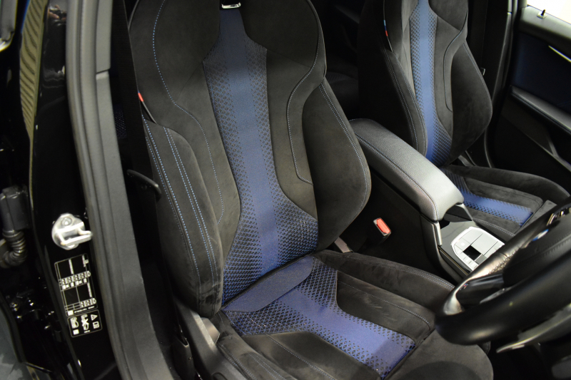 BMW 1シリーズ M135i xDrive ﾌﾙﾀｲﾑ4WD ｺﾝﾌｫｰﾄ&ﾅﾋﾞｹﾞｰｼｮﾝP Mｽﾎﾟｰﾂｼｰﾄ Mｽﾎﾟｰﾂﾌﾞﾚｰｷ 追従ACC Pｱｼｽﾄ BMWﾗｲﾌﾞｺｯｸﾋﾟｯﾄ ﾋｰﾀｰ付ｱﾙｶﾝﾀｰﾗｺﾝﾋﾞｽﾎﾟｰﾂｼｰﾄ ﾀｯﾁﾊﾟﾈﾙﾅﾋﾞ ｱｯﾌﾟﾙｶｰﾌﾟﾚｲ ﾍｷｻｺﾞﾅﾙLEDﾍｯﾄﾞﾗｲﾄ 電動Rｹﾞｰﾄ 2年保証