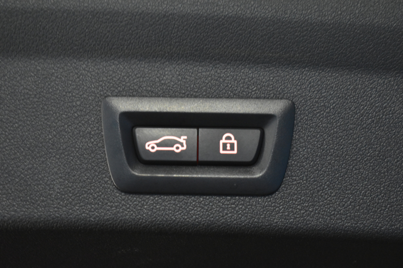 BMW 1シリーズ M135i xDrive ﾌﾙﾀｲﾑ4WD ｺﾝﾌｫｰﾄ&ﾅﾋﾞｹﾞｰｼｮﾝP Mｽﾎﾟｰﾂｼｰﾄ Mｽﾎﾟｰﾂﾌﾞﾚｰｷ 追従ACC Pｱｼｽﾄ BMWﾗｲﾌﾞｺｯｸﾋﾟｯﾄ ﾋｰﾀｰ付ｱﾙｶﾝﾀｰﾗｺﾝﾋﾞｽﾎﾟｰﾂｼｰﾄ ﾀｯﾁﾊﾟﾈﾙﾅﾋﾞ ｱｯﾌﾟﾙｶｰﾌﾟﾚｲ ﾍｷｻｺﾞﾅﾙLEDﾍｯﾄﾞﾗｲﾄ 電動Rｹﾞｰﾄ 2年保証