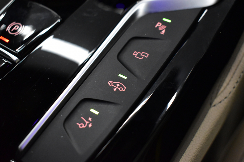 BMW 6シリーズ 640iｸﾞﾗﾝﾂｰﾘｽﾓ XﾄﾞﾗｲﾌﾞMｽﾎﾟｰﾂ G32型 4WD ｺﾝﾌｫｰﾄP ﾊﾟﾉﾗﾏｻﾝﾙｰﾌ ﾍｷｻｺﾞﾅﾙLEDﾍｯﾄﾞﾗｲﾄ  追従ACC HUD Fﾍﾞﾝﾁﾚｰｼｮﾝ&ﾏｯｻｰｼﾞ 全席ﾋｰﾀｰ付ﾍﾞｰｼﾞｭﾚｻﾞｰ 車線変更警告 ﾀｯﾁﾊﾟﾈﾙﾅﾋﾞ 360度ｶﾒﾗ3Dﾋﾞｭｰ 液晶ﾒｰﾀｰ  電動ﾄﾗﾝｸ 2年保証