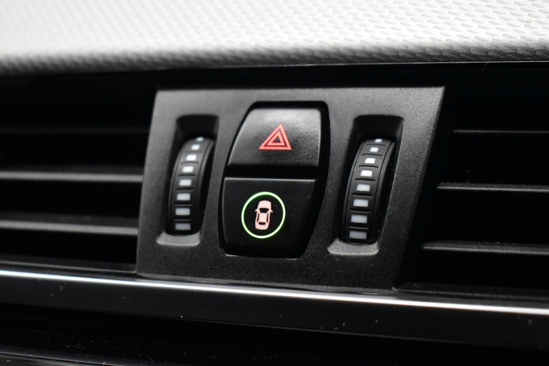 BMW X1 Xdrive20i Mｽﾎﾟｰﾂ 4WD 中期ﾓﾃﾞﾙ  ｱﾄﾞﾊﾞﾝｽﾄﾞｱｸﾃｨﾌﾞｾｰﾌﾃｨP 追従ACC HUD ﾋｰﾀｰ付電動黒革 ﾌﾙｾｸﾞTV ﾀｯﾁﾊﾟﾈﾙﾅﾋﾞBｶﾒﾗ Pｱｼｽﾄ前後PDC LEDﾍｯﾄﾞﾗｲﾄ 衝突軽減 車線逸脱&歩行者警告 電動Rｹﾞｰﾄ ﾄﾞﾗﾊﾟﾌｫ 2年保証