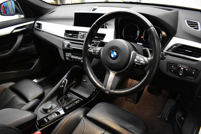 BMW X1 Xdrive20i Mｽﾎﾟｰﾂ 4WD 中期ﾓﾃﾞﾙ  ｱﾄﾞﾊﾞﾝｽﾄﾞｱｸﾃｨﾌﾞｾｰﾌﾃｨP 追従ACC HUD ﾋｰﾀｰ付電動黒革 ﾌﾙｾｸﾞTV ﾀｯﾁﾊﾟﾈﾙﾅﾋﾞBｶﾒﾗ Pｱｼｽﾄ前後PDC LEDﾍｯﾄﾞﾗｲﾄ 衝突軽減 車線逸脱&歩行者警告 電動Rｹﾞｰﾄ ﾄﾞﾗﾊﾟﾌｫ 2年保証