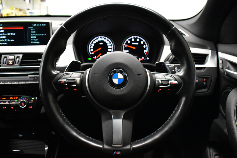 BMW X1 Xdrive20i Mｽﾎﾟｰﾂ 4WD 中期ﾓﾃﾞﾙ  ｱﾄﾞﾊﾞﾝｽﾄﾞｱｸﾃｨﾌﾞｾｰﾌﾃｨP 追従ACC HUD ﾋｰﾀｰ付電動黒革 ﾌﾙｾｸﾞTV ﾀｯﾁﾊﾟﾈﾙﾅﾋﾞBｶﾒﾗ Pｱｼｽﾄ前後PDC LEDﾍｯﾄﾞﾗｲﾄ 衝突軽減 車線逸脱&歩行者警告 電動Rｹﾞｰﾄ ﾄﾞﾗﾊﾟﾌｫ 2年保証