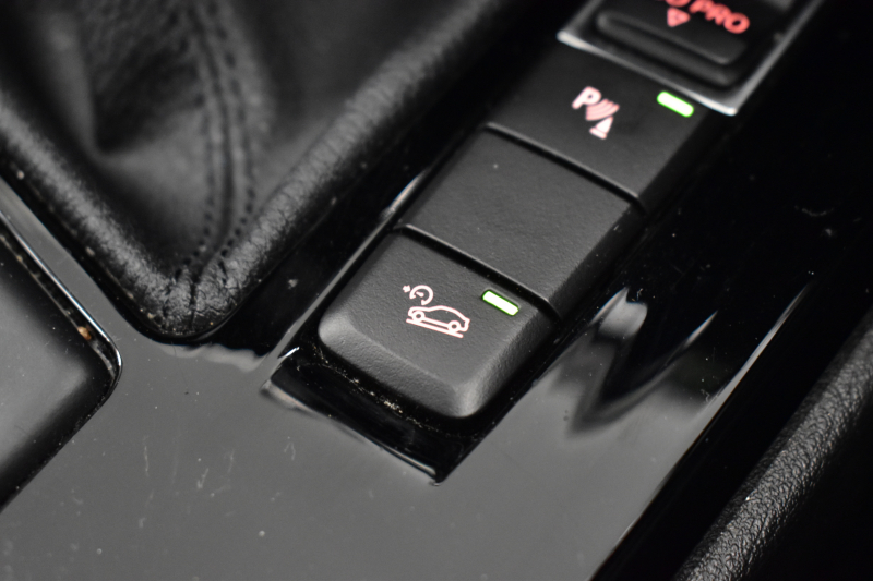 BMW X1 Xdrive20i Mｽﾎﾟｰﾂ 4WD 中期ﾓﾃﾞﾙ  ｱﾄﾞﾊﾞﾝｽﾄﾞｱｸﾃｨﾌﾞｾｰﾌﾃｨP 追従ACC HUD ﾋｰﾀｰ付電動黒革 ﾌﾙｾｸﾞTV ﾀｯﾁﾊﾟﾈﾙﾅﾋﾞBｶﾒﾗ Pｱｼｽﾄ前後PDC LEDﾍｯﾄﾞﾗｲﾄ 衝突軽減 車線逸脱&歩行者警告 電動Rｹﾞｰﾄ ﾄﾞﾗﾊﾟﾌｫ 2年保証