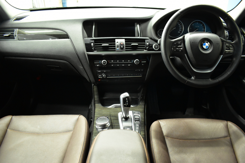 BMW X3 Xdrive20d Xﾗｲﾝ 最終ﾓﾃﾞﾙ ﾋｰﾀｰ付電動茶革 追従ACC LCW 横ﾒﾆｭｰ型ﾀｯﾁﾊﾟｯﾄﾞHDDﾅﾋﾞTV 360度ｶﾒﾗ 衝突軽減ﾌﾞﾚｰｷ 車線逸脱&歩行者警告  Bluetoothｵｰﾃﾞｨｵ&通話 電動ﾄﾗﾝｸ LEDﾌｫｸﾞﾗｲﾄ 18AW ｳｯﾄﾞﾊﾟﾈﾙ 2年保証