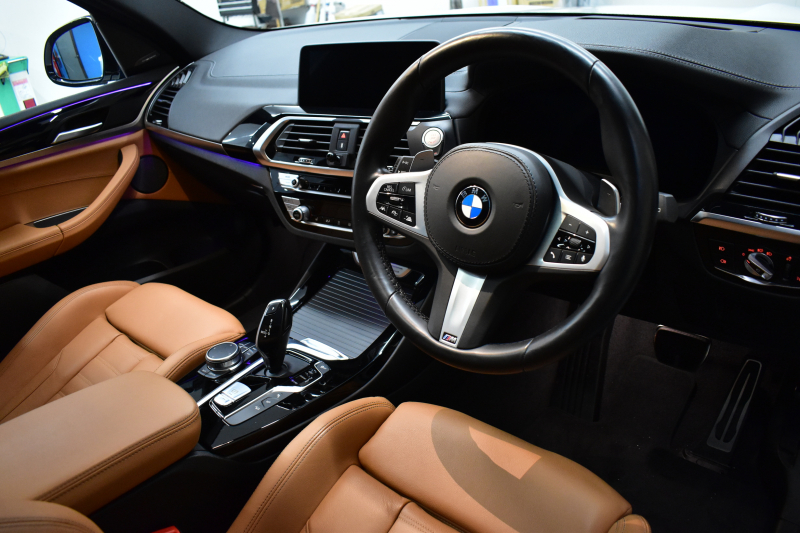 BMW X3 M40i 全席ﾋｰﾀｰ付ｺﾆｬｯｸ革専用形状Mｽﾎﾟｰﾂｼｰﾄ ﾌｧｽﾄﾄﾗｯｸ&ｾﾚｸﾄP 387馬力 ﾊﾟﾉﾗﾏｻﾝﾙｰﾌ ﾗｲﾌﾞｺｸﾋﾟｯﾄ ﾊｰﾏﾝｶｰﾄﾞﾝ 可変Mｻｽ Mｼｰﾄﾍﾞﾙﾄ 専用21AW HUD 追従ACC ｼﾞｪｽﾁｬｰｺﾝﾄﾛｰﾙ付ﾀｯﾁ画面ﾅﾋﾞTV 360度ｶﾒﾗ LEDﾍｯﾄﾞﾗｲﾄ