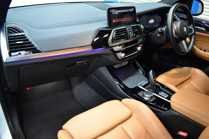 BMW X3 M40i 全席ﾋｰﾀｰ付ｺﾆｬｯｸ革専用形状Mｽﾎﾟｰﾂｼｰﾄ ﾌｧｽﾄﾄﾗｯｸ&ｾﾚｸﾄP 387馬力 ﾊﾟﾉﾗﾏｻﾝﾙｰﾌ ﾗｲﾌﾞｺｸﾋﾟｯﾄ ﾊｰﾏﾝｶｰﾄﾞﾝ 可変Mｻｽ Mｼｰﾄﾍﾞﾙﾄ 専用21AW HUD 追従ACC ｼﾞｪｽﾁｬｰｺﾝﾄﾛｰﾙ付ﾀｯﾁ画面ﾅﾋﾞTV 360度ｶﾒﾗ LEDﾍｯﾄﾞﾗｲﾄ