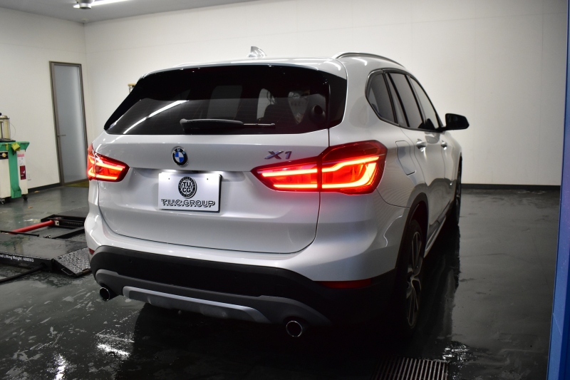BMW X1 Xdrive20i Xﾗｲﾝ 4WD 1ｵｰﾅｰ  ｱﾄﾞﾊﾞﾝｽﾄﾞｱｸﾃｨﾌﾞｾｰﾌﾃｨP 追従ACC HUD ﾋｰﾀｰ付茶革 ﾀｯﾁﾊﾟｯﾄﾞﾅﾋﾞBｶﾒﾗ Pｱｼｽﾄ前後PDC LEDﾍｯﾄﾞﾗｲﾄ 衝突軽減 車線逸脱&歩行者警告 電動Rｹﾞｰﾄ ｳｯﾄﾞｲﾝﾃﾘｱ ﾄﾞﾗﾊﾟﾌｫ 19AW 2年保証