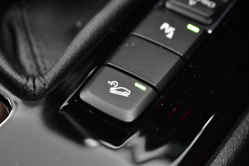 BMW X1 Xdrive20i Xﾗｲﾝ 4WD 1ｵｰﾅｰ  ｱﾄﾞﾊﾞﾝｽﾄﾞｱｸﾃｨﾌﾞｾｰﾌﾃｨP 追従ACC HUD ﾋｰﾀｰ付茶革 ﾀｯﾁﾊﾟｯﾄﾞﾅﾋﾞBｶﾒﾗ Pｱｼｽﾄ前後PDC LEDﾍｯﾄﾞﾗｲﾄ 衝突軽減 車線逸脱&歩行者警告 電動Rｹﾞｰﾄ ｳｯﾄﾞｲﾝﾃﾘｱ ﾄﾞﾗﾊﾟﾌｫ 19AW 2年保証