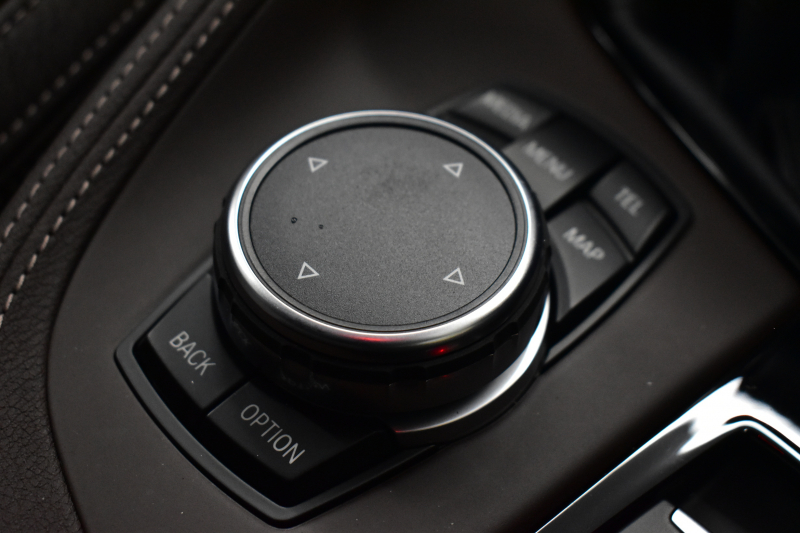 BMW X1 Xdrive20i Xﾗｲﾝ 4WD 1ｵｰﾅｰ  ｱﾄﾞﾊﾞﾝｽﾄﾞｱｸﾃｨﾌﾞｾｰﾌﾃｨP 追従ACC HUD ﾋｰﾀｰ付茶革 ﾀｯﾁﾊﾟｯﾄﾞﾅﾋﾞBｶﾒﾗ Pｱｼｽﾄ前後PDC LEDﾍｯﾄﾞﾗｲﾄ 衝突軽減 車線逸脱&歩行者警告 電動Rｹﾞｰﾄ ｳｯﾄﾞｲﾝﾃﾘｱ ﾄﾞﾗﾊﾟﾌｫ 19AW 2年保証