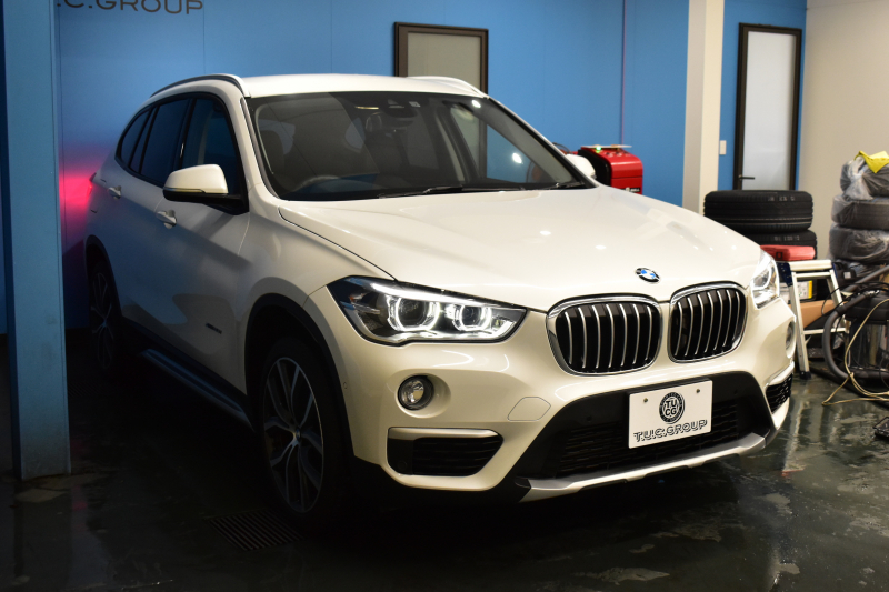 BMW X1 Xdrive20i Xﾗｲﾝ 4WD 1ｵｰﾅｰ  ｱﾄﾞﾊﾞﾝｽﾄﾞｱｸﾃｨﾌﾞｾｰﾌﾃｨP 追従ACC HUD ﾋｰﾀｰ付茶革 ﾀｯﾁﾊﾟｯﾄﾞﾅﾋﾞBｶﾒﾗ Pｱｼｽﾄ前後PDC LEDﾍｯﾄﾞﾗｲﾄ 衝突軽減 車線逸脱&歩行者警告 電動Rｹﾞｰﾄ ｳｯﾄﾞｲﾝﾃﾘｱ ﾄﾞﾗﾊﾟﾌｫ 19AW 2年保証