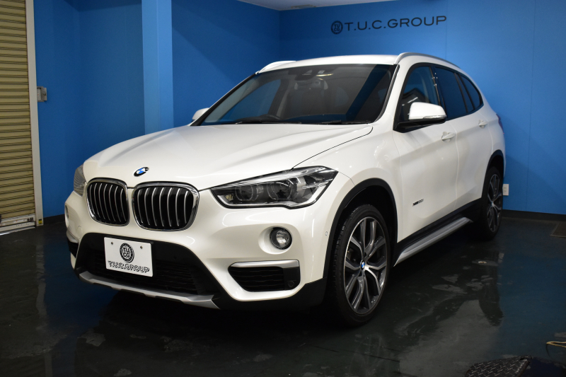 BMW X1 Xdrive20i Xﾗｲﾝ 4WD 1ｵｰﾅｰ  ｱﾄﾞﾊﾞﾝｽﾄﾞｱｸﾃｨﾌﾞｾｰﾌﾃｨP 追従ACC HUD ﾋｰﾀｰ付茶革 ﾀｯﾁﾊﾟｯﾄﾞﾅﾋﾞBｶﾒﾗ Pｱｼｽﾄ前後PDC LEDﾍｯﾄﾞﾗｲﾄ 衝突軽減 車線逸脱&歩行者警告 電動Rｹﾞｰﾄ ｳｯﾄﾞｲﾝﾃﾘｱ ﾄﾞﾗﾊﾟﾌｫ 19AW 2年保証